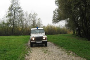 Slika /192 - FOTOGRAFIJE/VOZILO MUP.JPG